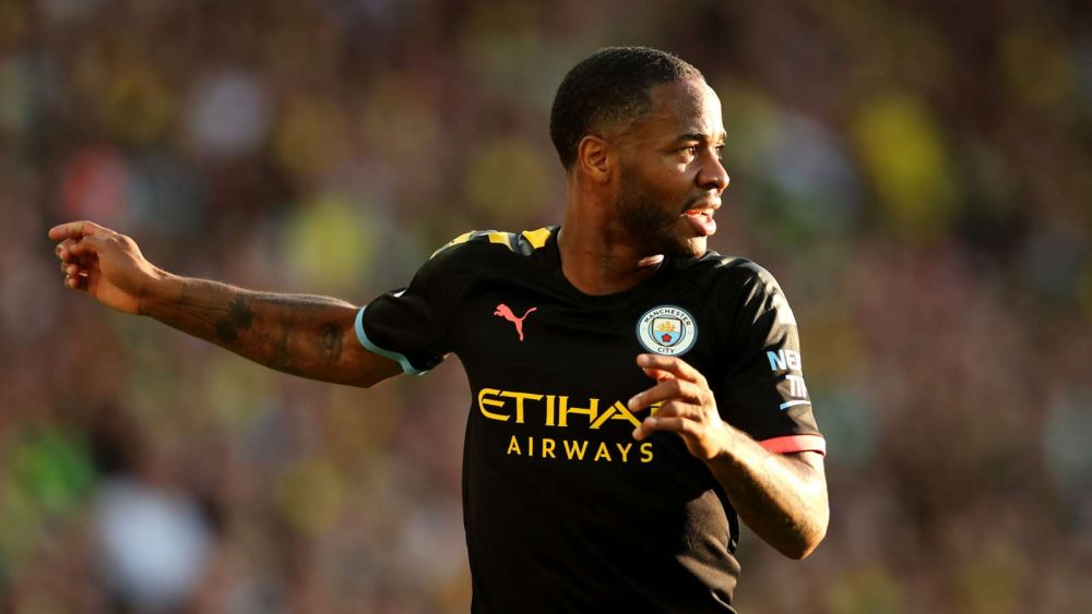 Busquets: Membandingkan Sterling dengan Messi adalah Berlebihan