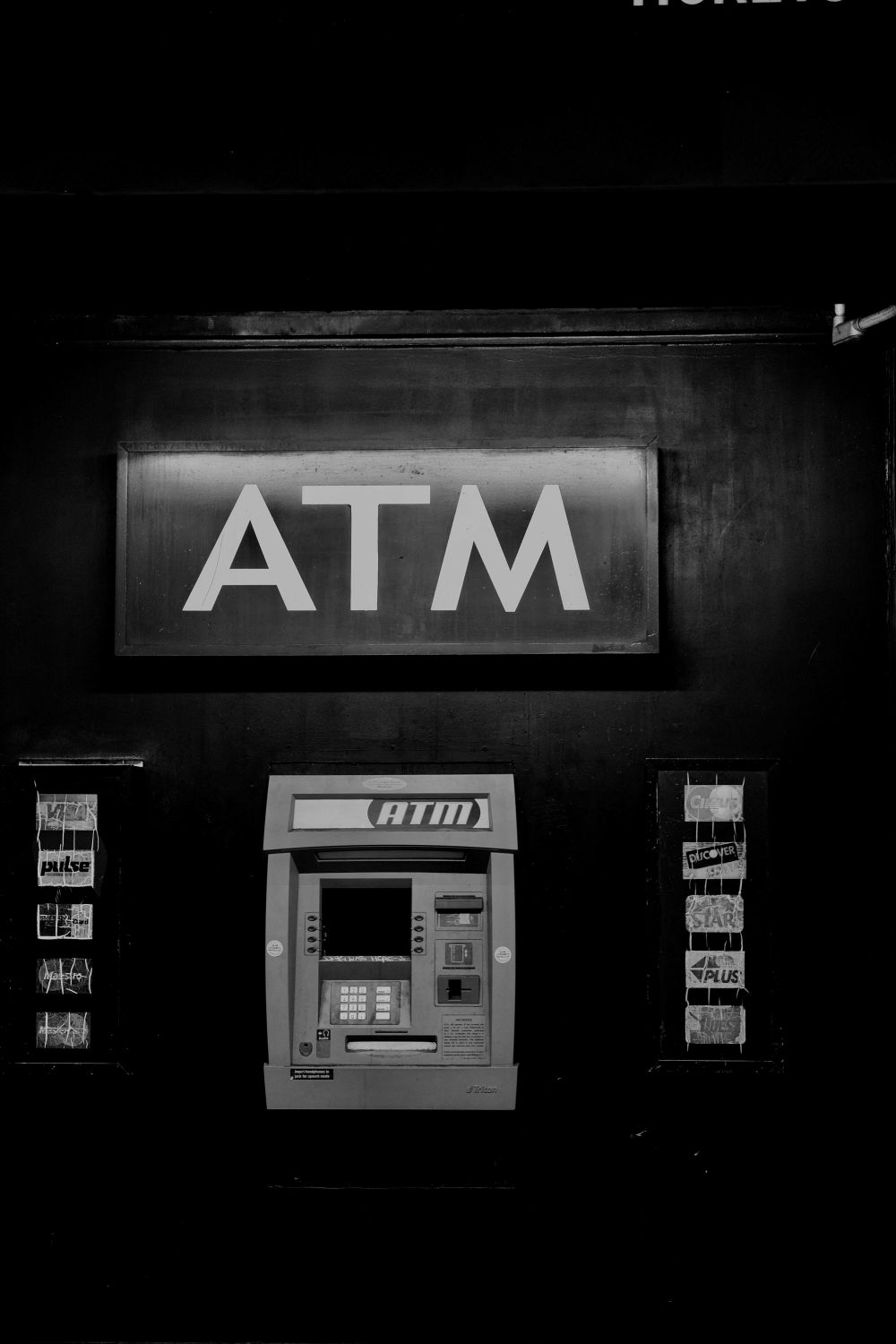Polisi Tangkap Dua Warga Negara Rumania Pelaku Skimming Kartu ATM