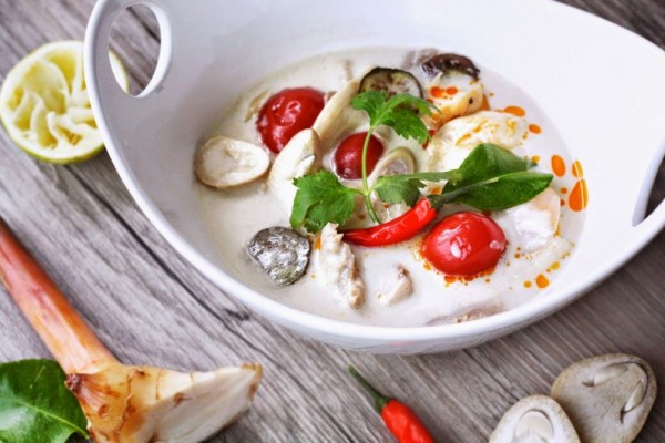 Resep Tom Kha Gai Sup Ayam Santan Asal Thailand yang 