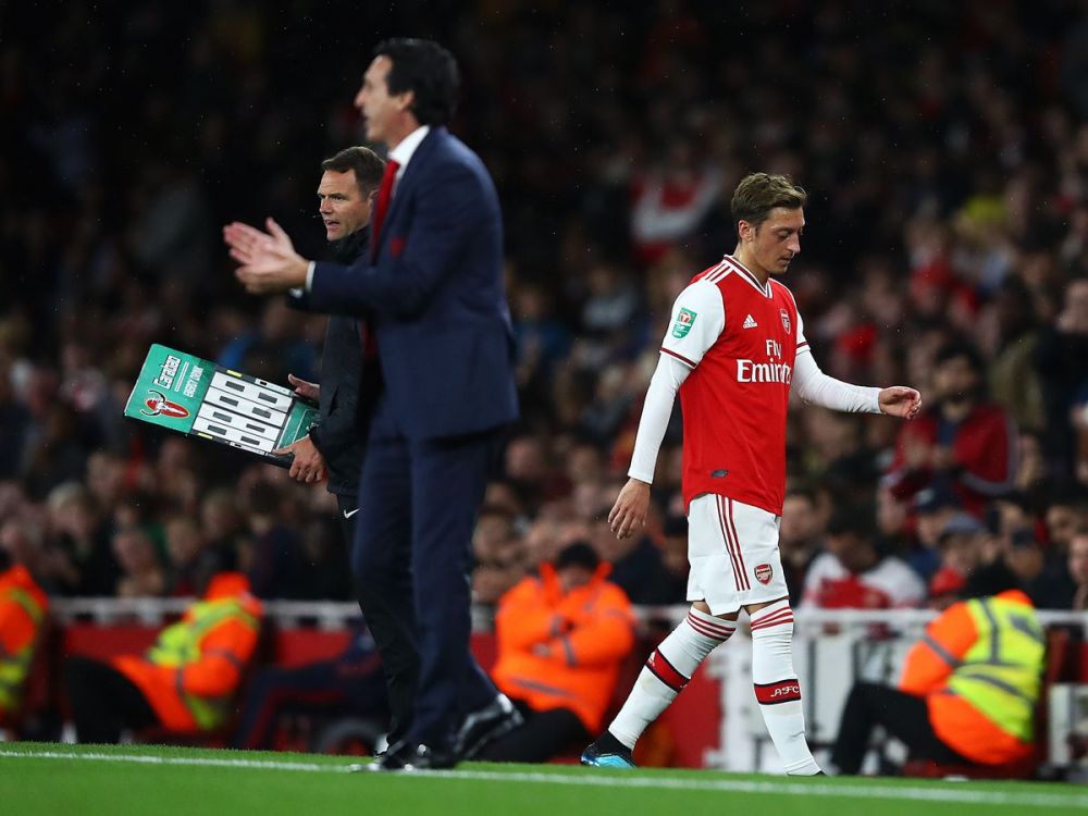 Jarang Dimainkan, Mesut Ozil Bakal Gabung Barcelona Januari Nanti