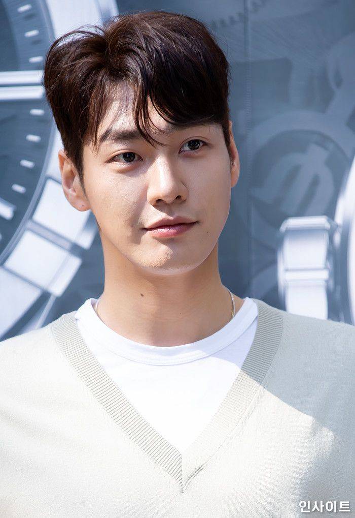 Comeback, 12 Perjalanan Karier Kim Young Kwang Jadi Aktor Top Korea