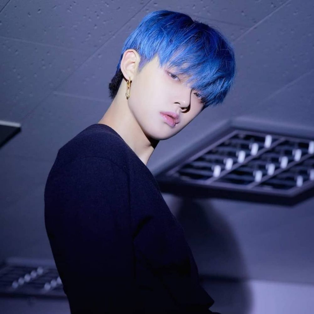 9 Potret Yeonjun TXT dengan Rambut Biru di Album Terbaru 