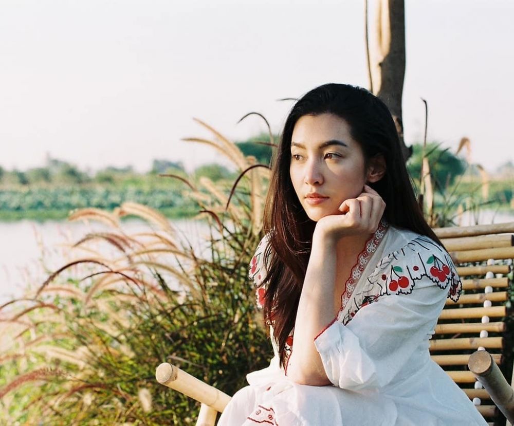 Blasteran Inggris, Ini 10 Potret Memikat Aktris Thailand Bella Campen