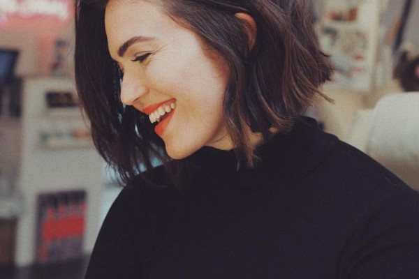 10 Foto Ini Bikin Susah Berpaling Dari Mandy Moore, Cantiknya Awet!