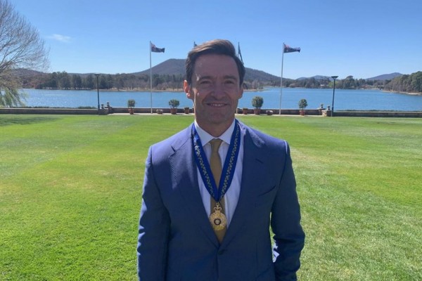 10 Potret Hugh Jackman yang Makin Gagah di Usia 51 Tahun