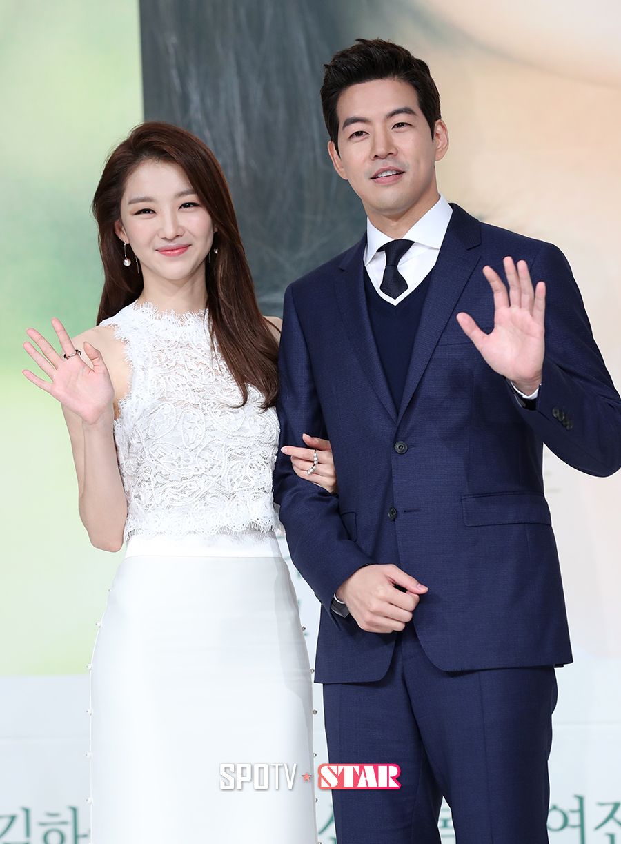 Lee Sang Yoon Wife : Lee Sang Yoon And Kim Ah Joong Being Courted For