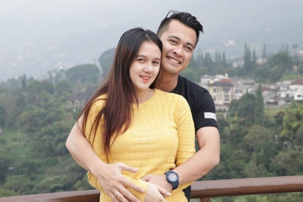 10 Potret Mesra Meiza Aulia dan Eza Gionino, Lagi Hamil Anak Kedua