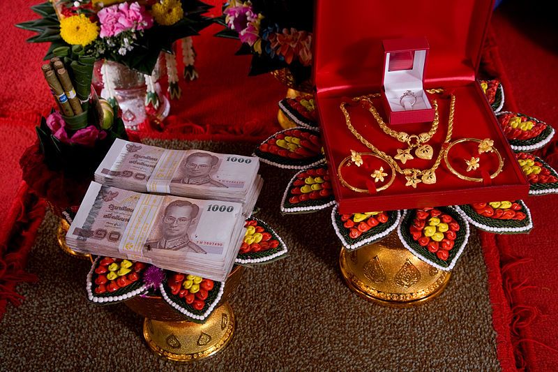 Perhiasan Emas Sumbang Inflasi di Jateng, Cumi-Cumi Sokong Deflasi