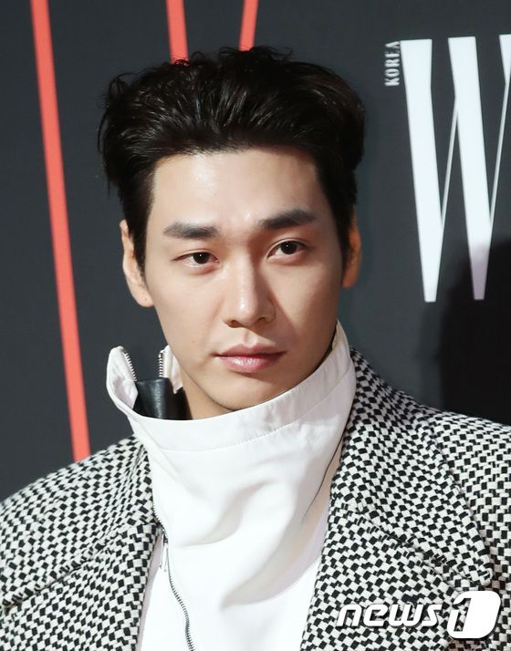 Kim young Kwang футболист. А А А В Корее в 13.