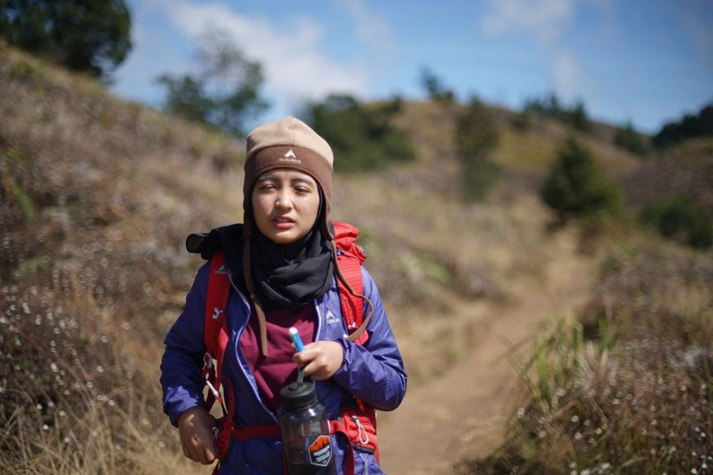 5 selebritis indonesia ini gemar mendaki gunung siapa aja ya