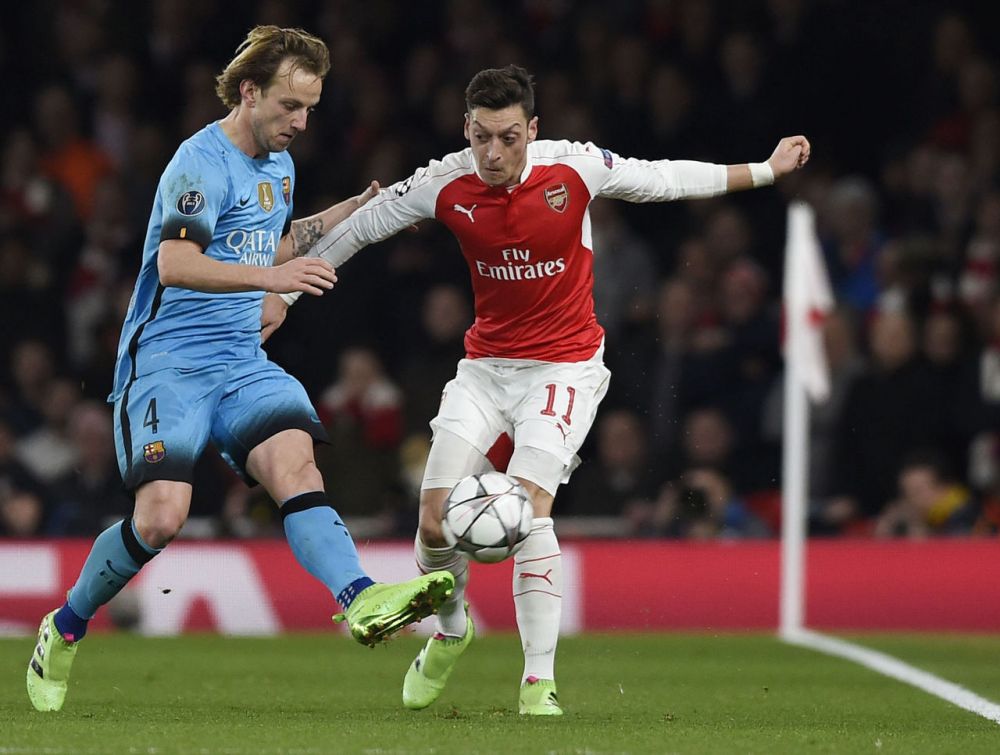 Jarang Dimainkan, Mesut Ozil Bakal Gabung Barcelona Januari Nanti
