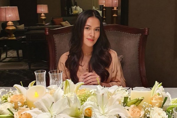 9 Inspirasi Style Kebaya ala Raisa, Bikin Aura Makin Terpancar