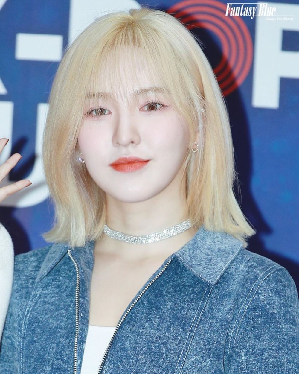 10 Potret Wendy Red Velvet Dengan Rambut Pirang Mirip Bule