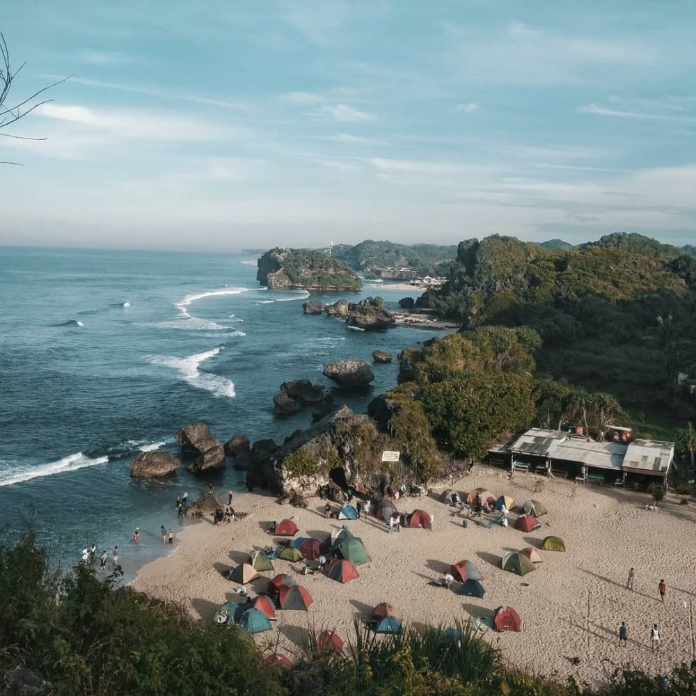 5 Pantai Paling Eksotis di Yogja yang Wajib Masuk Bucket List