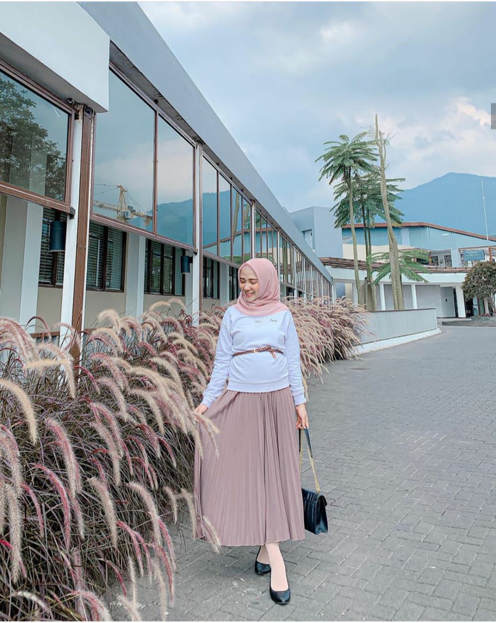 style ibu hamil hijab modern