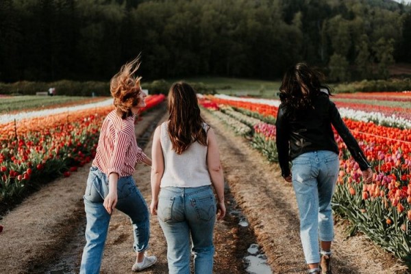 5 Tips dan Trik Berpakaian Bagi Kamu Pemilik Paha Besar