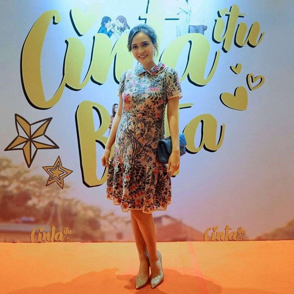 10 Potret Anggun Shandy Aulia Pamer Baby Bump, Memesona Banget!