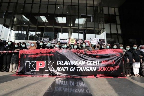 Pukat UGM: Jokowi Jangan Gentar Dimakzulkan Karena Perppu KPK