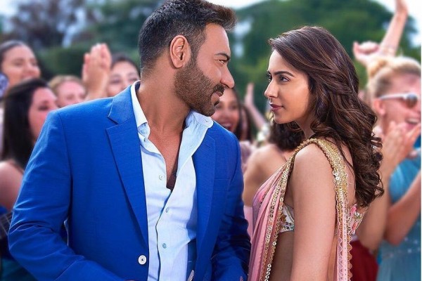 10 Potret Rakul Singh, Kekasih Ajay Devgan di Film De Pyaar De