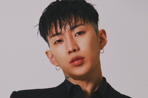 10 Potret Keren Jay Park CEO AOMG, Awas Kepincut!