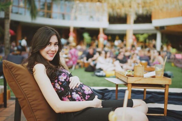 9 Potret Syahnaz, Adik Raffi Ahmad yang Pesonanya Kian Terpancar