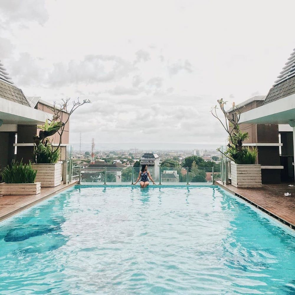 5 Rekomendasi Hotel Mewah dengan Nuansa Infinity Pool di Yogyakarta!