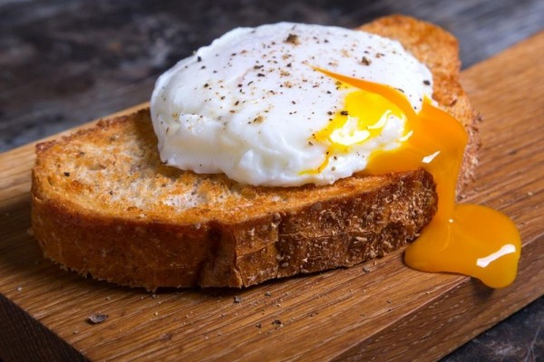 5 Cara Memasak Poached Egg buat Menu Sarapan Praktis nan Bergizi