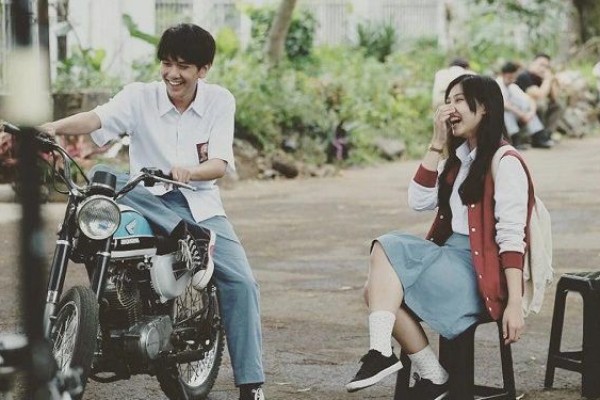 13 Tipe Pasangan Masa SMA, Kamu Termasuk yang Mana?