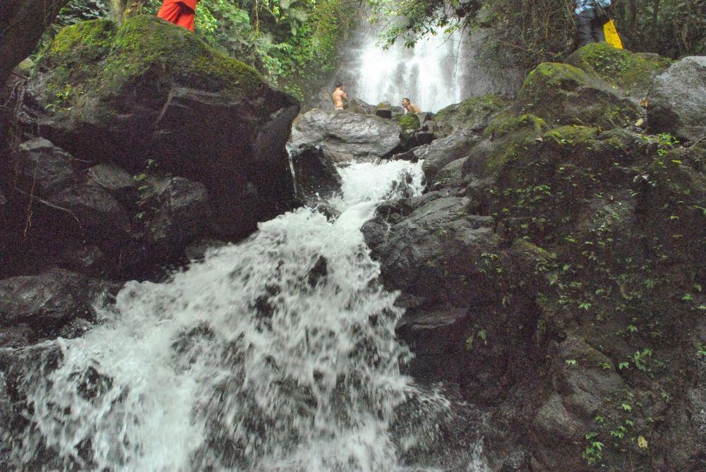 5 Rekomendasi Curug Sekitar Gunung Bunder Di Bogor, Cantik Banget!