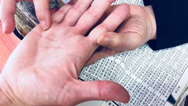 5 Fakta Unik Ilmu Palmistry Yang Jarang Dipelajari Millennial