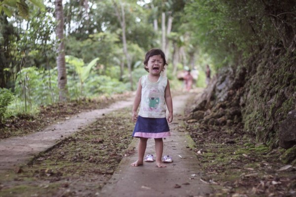 Memahami Perkembangan Emosi Anak: Apa Beda Tantrum dan Meltdown?