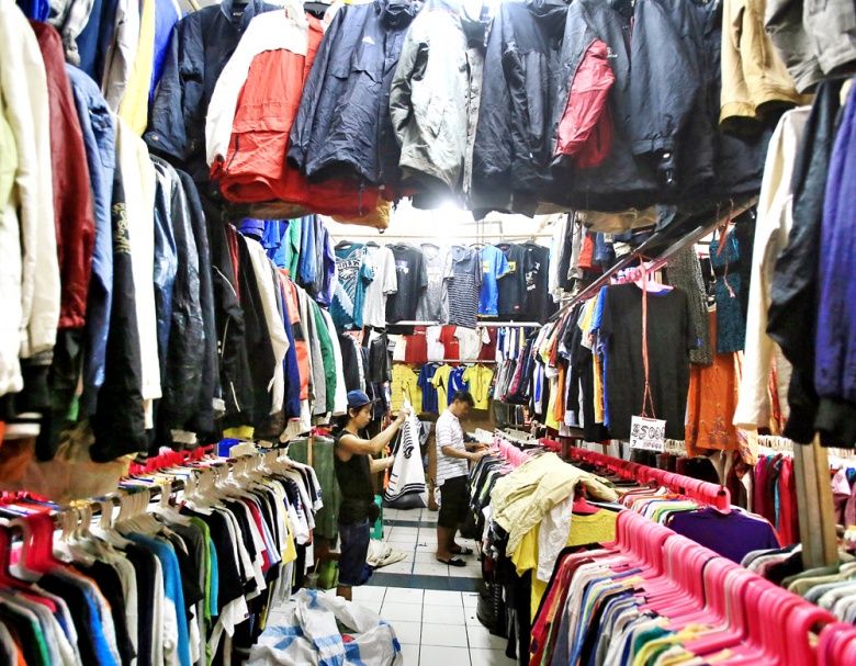 Contoh salah satu kondisi thrift shop di Indonesia