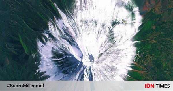 10 foto gunung berapi yang diambil dari satelit, bikin takjub!