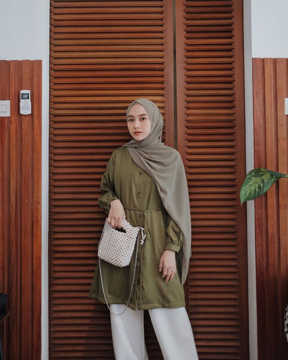 12 Ide Mix And Match Warna Army And Hijab Ala Fashion Influencer Stunning