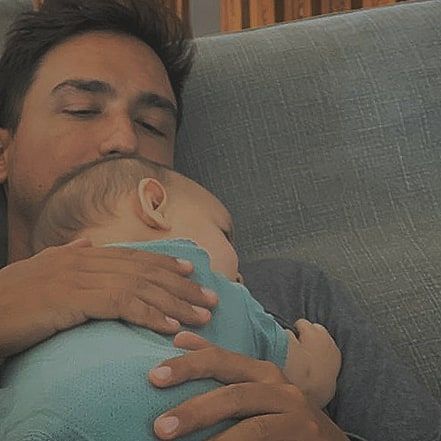 Papa Muda Idaman Netizen, 10 Potret Hamish Daud Bareng Putri Mungilnya