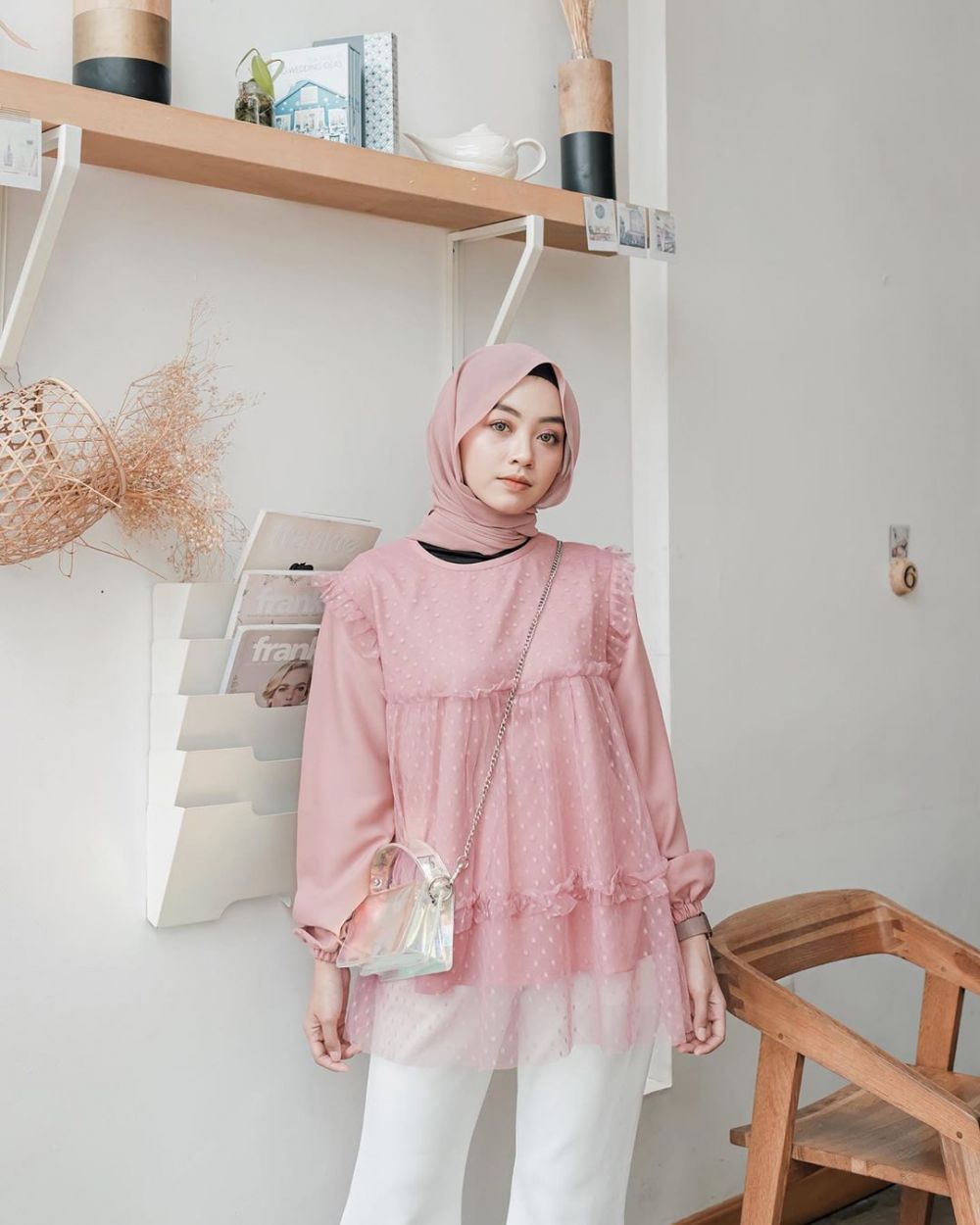 10 Ide Mix  And Match  Celana  Putih  ala Hijabers Meirani Amalia