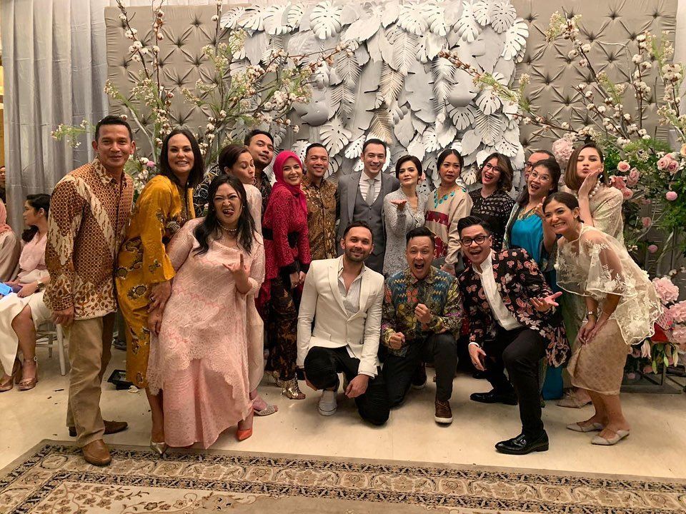 Digelar Tertutup, 10 Potret Artis di Nikahan Cut Tari & Richard Kevin