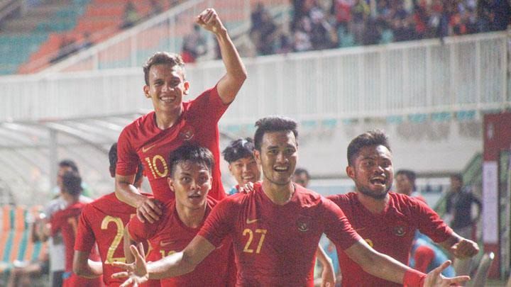 Maria Ozawa Ajak Nobar Suporter Indonesia di Filipina, Mau Ikut?