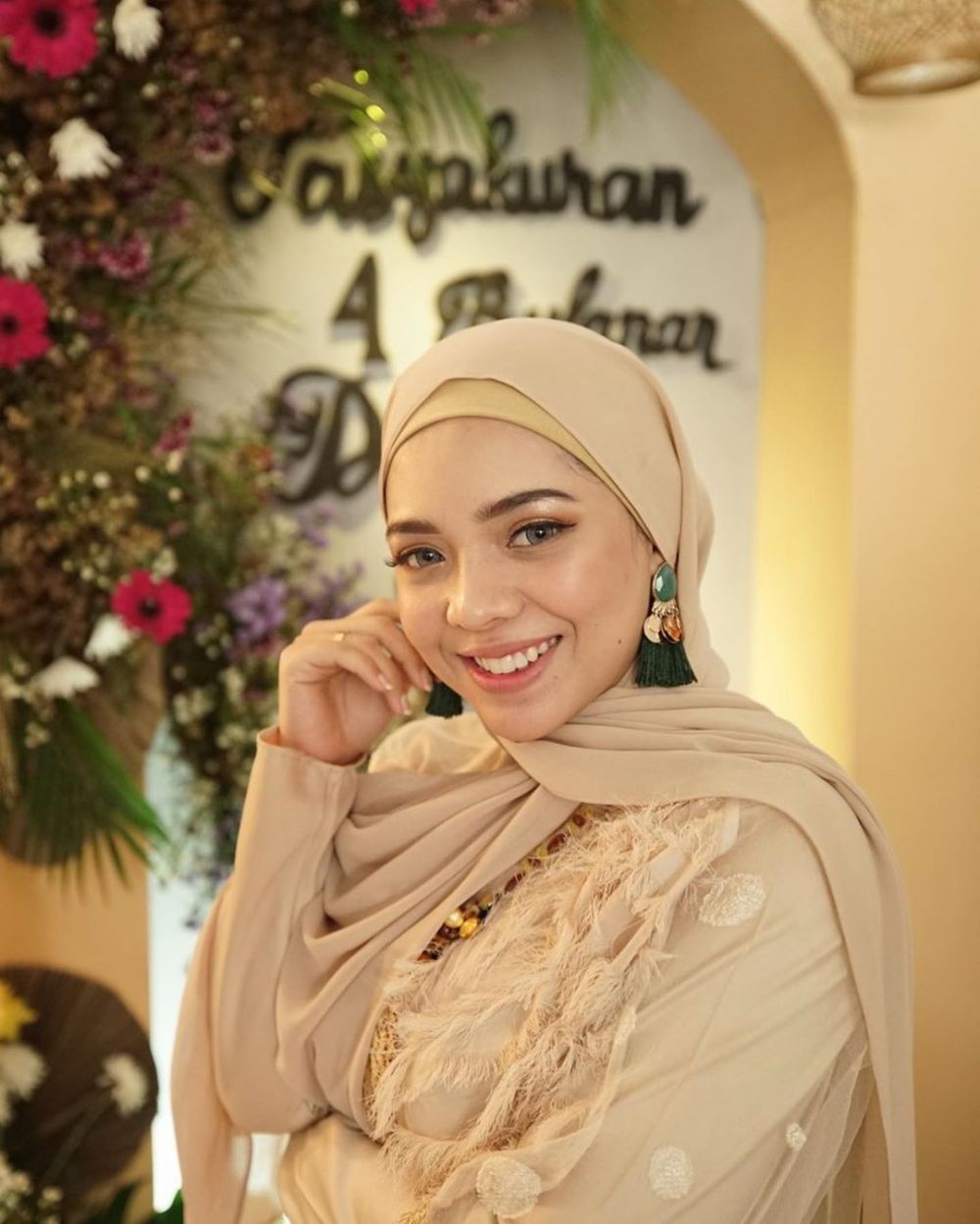 15 Artis  Ini Putuskan Berhijab  di Tahun 2021  Semoga 