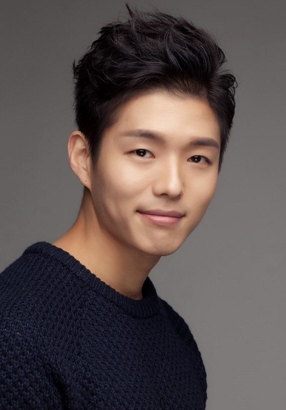 10 Potret Ha Joon, Pak Guru Kece di KDrama 'Black Dog'