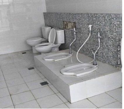9 Desain Toilet Paling Nyeleneh, Entah Apa yang Merasuki Pembuatnya