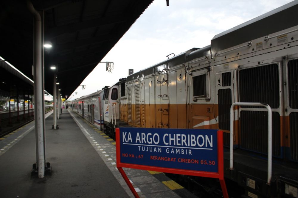 Atasi Kemacetan, Kemenhub Segera Bangun Jalur Rel KA Layang di Cirebon