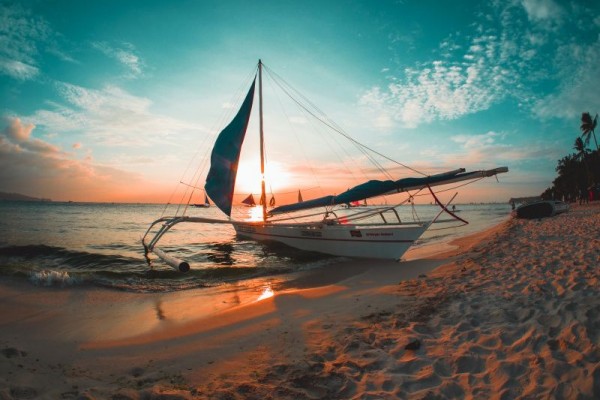 5 Zodiak ini Diramal Paling Beruntung di Bulan Agustus 2020, Happy!