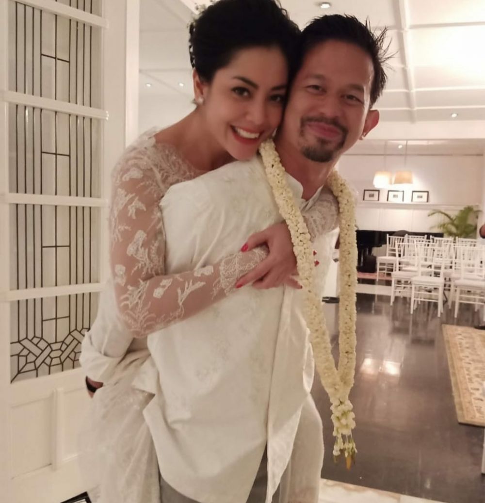 9 Artis yang Berjodoh dengan Konglomerat Indonesia, Tajir Sejak Lahir!