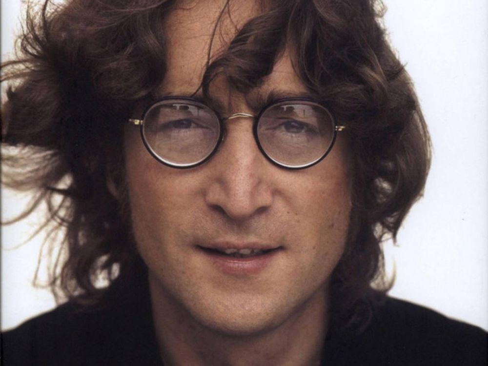 7 Quotes Inspiratif John Lennon tentang Cinta & Bahagia, Penuh Makna!