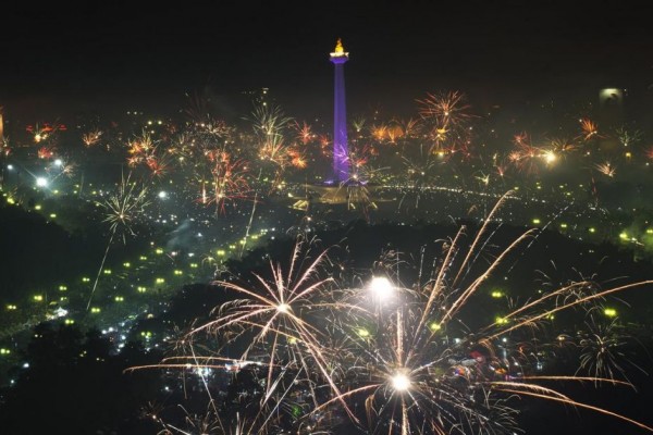 Bingung Mau Kemana? Ini 10 Tempat Merayakan Tahun Baru di Indonesia