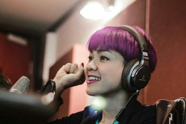 10 Pesona Awet Muda Nirina Zubir, Usia 40 Tahun Masih Segar Banget!