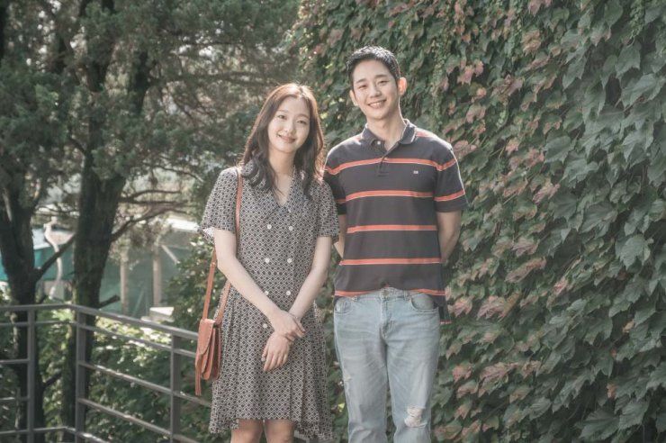 5 Film Korea Tentang Cinta Pertama Yang Cocok Temani Weekend Mu 