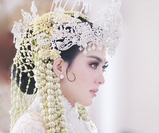 Citra Kirana & 8 Artis Lain yang Menikah Tahun 2019, Selamat!