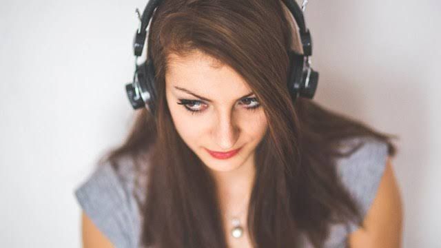 7 Manfaat Kesehatan Mendengarkan Musik, Seberapa Sering?